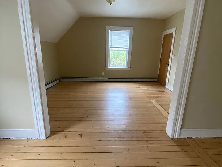 271 Broadway St — Photo 11