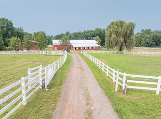 949 North St, Suffield, CT 06078