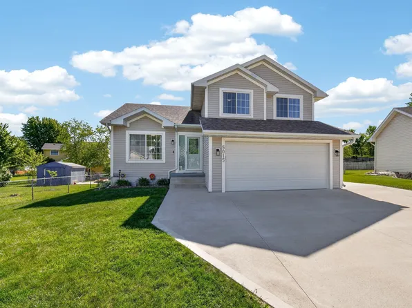 5015 71st St, Urbandale, IA 50322