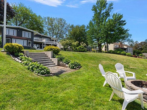 5th image of 437 Graafschap Rd