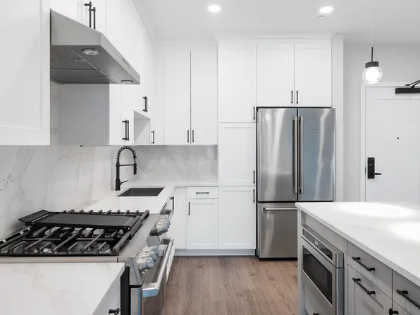 18 Artisan Drive #207, Salem, NH 03079