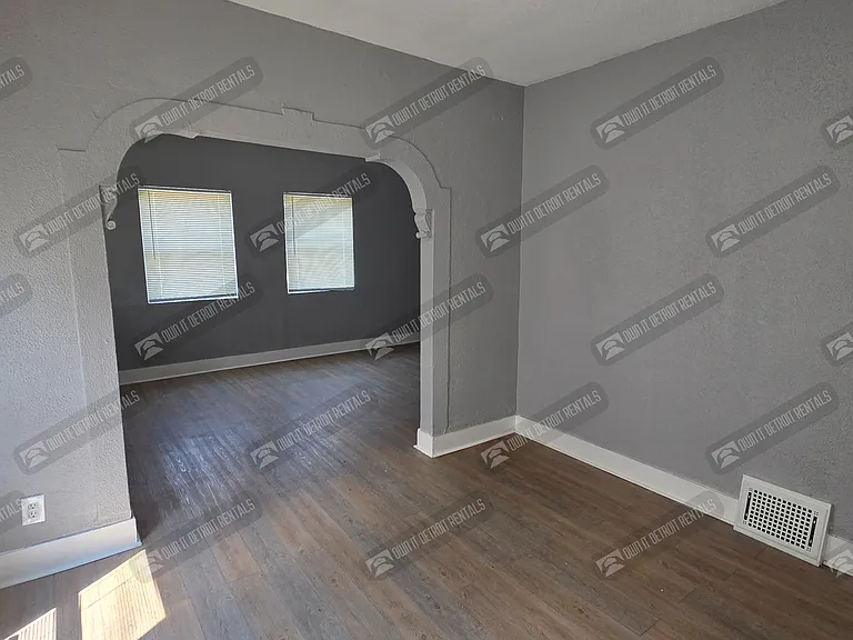 4810 Lenox St — Photo 10