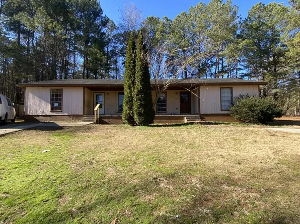 6104 Oakwood Cir SW, Covington, GA 30014