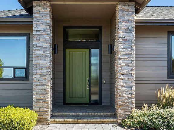 3rd image of 704 Golden Pheasant Dr