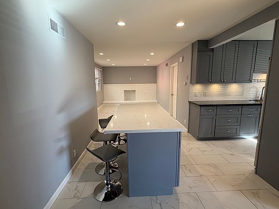 4th image of 748 Almond Ave