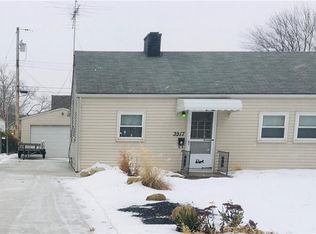 3917 Meadow Ln, Lorain, OH 44055