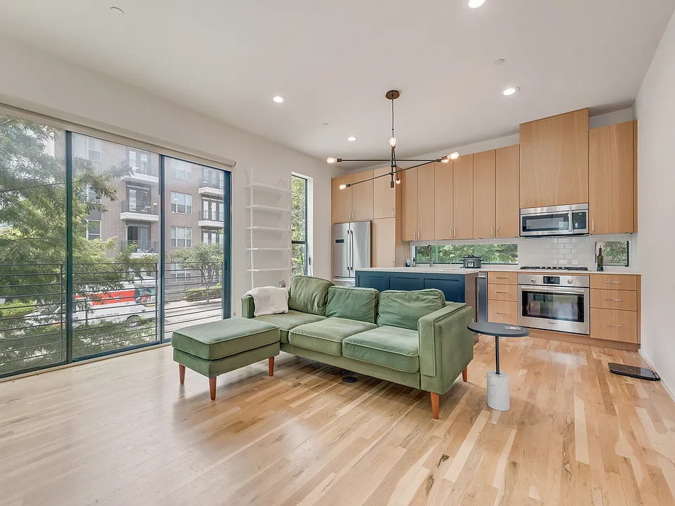 2304 N Garrett Ave #1