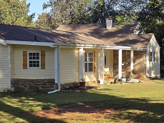 3rd image of 7680 Banks Mill Rd
