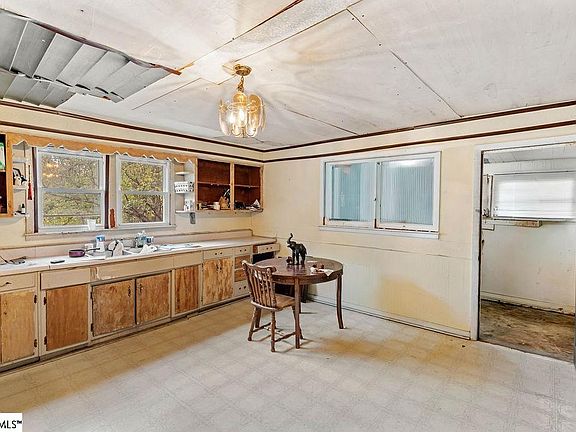 3rd image of 309 Flat Dr