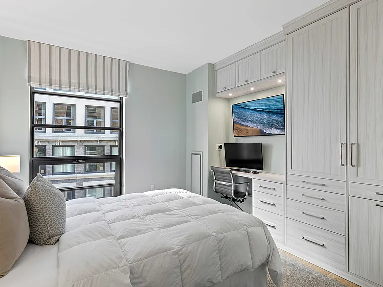 580 Washington St #1002 — Photo 20