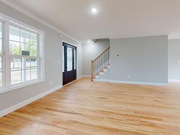 3rd image of 492 Blue Point Road,