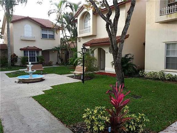 5th image of 805 NW 108th Ter