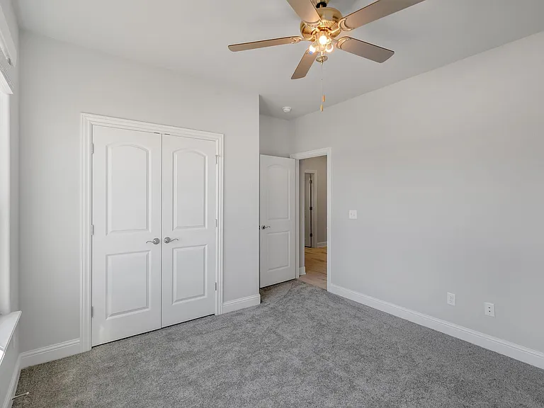 500 Piper Ln — Photo 25
