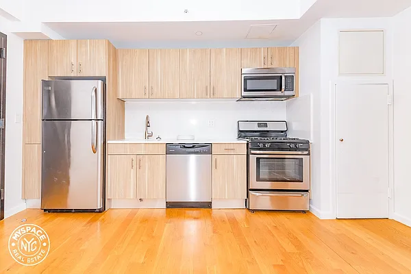 Rented by MySpaceNYC | media 39