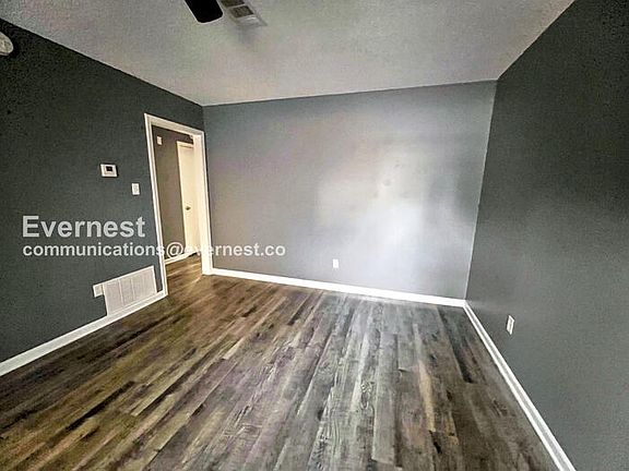 4th image of 300 Bellewood Ln APT B