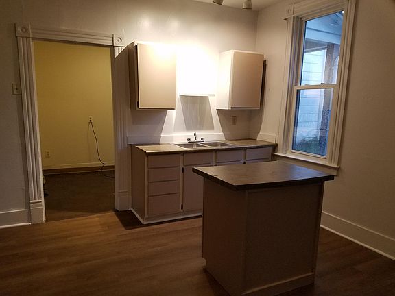 2nd image of 1742 Kenneth Ave