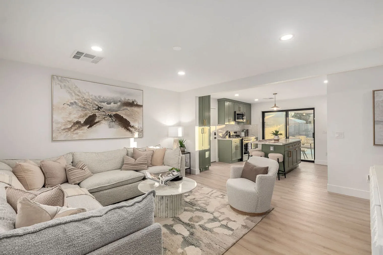 4 bed, 3.0 bath, 1496 sqft, $7,994 — Photo 1