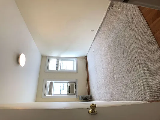 Rented by Roz Khan, LREB | media 5