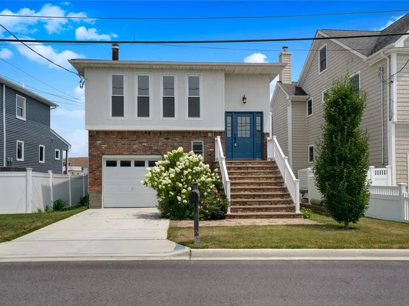 2707 Beaver Turn, Seaford, NY 11783