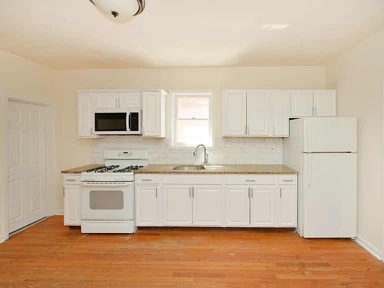 467 Washington Ave #1 — Photo 11