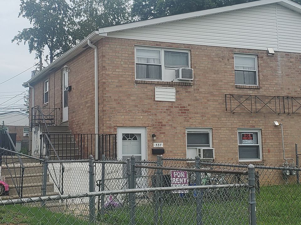 1st image of 537 Avon St Floor 1