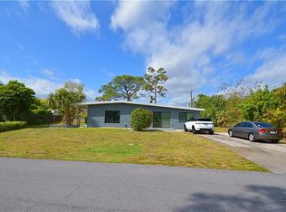 842 SE Stafford Dr, Stuart, FL 34996