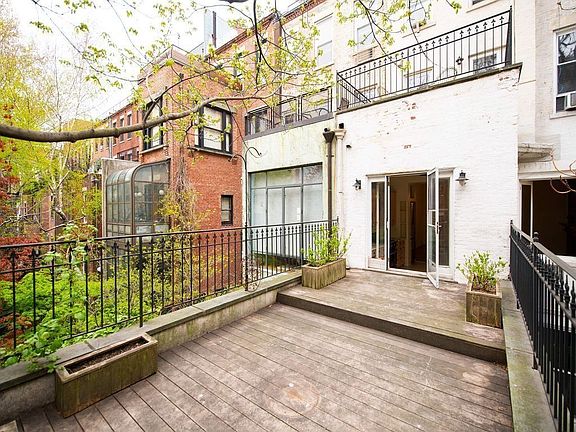 3rd image of 28 W 89th St #23