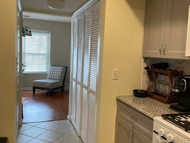 5 Gimbel Pl — Photo 10