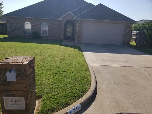 840 Huddleston Dr Photo 1