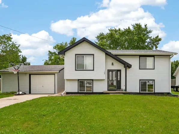 108 SW E St, Melcher Dallas, IA 50163