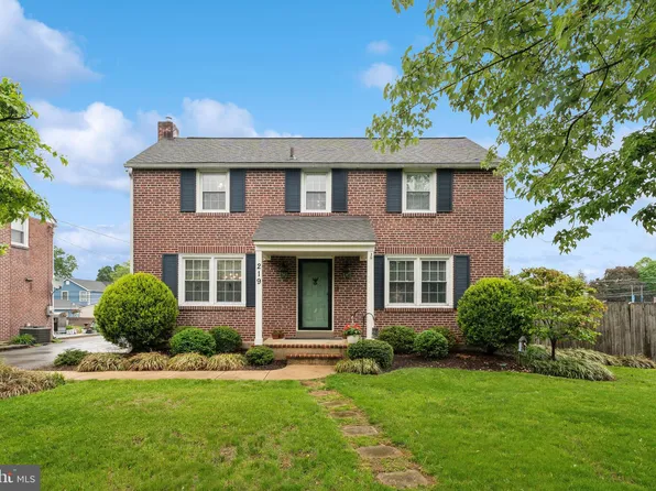 219 Indian Rock Dr, Springfield, PA 19064