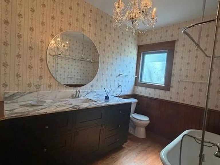 415 W Franklin St — Photo 19