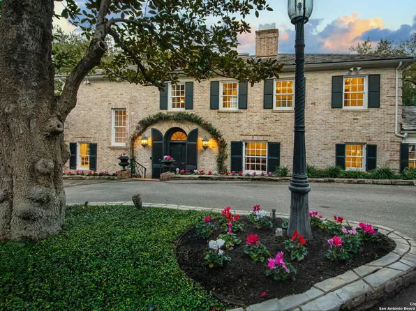 10 IRONWOOD RD, Olmos Park, TX 78212