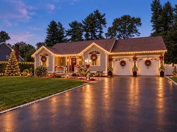 63 Ansel White Dr, Acushnet, MA 02743