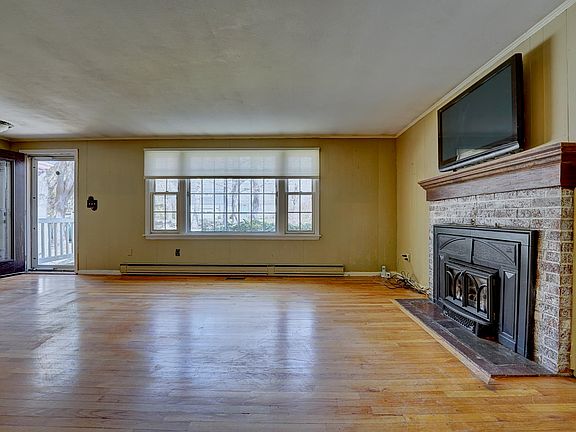 5th image of 194 Locke Road