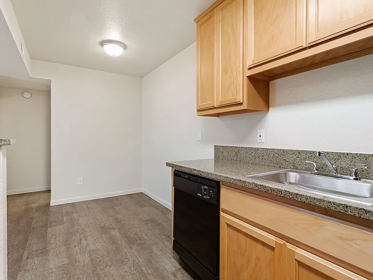 Executive or Custom Remodel Kitchen (Cedar/Redwood)