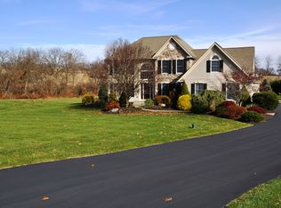 38 Red Fox Ln, Mount Bethel, PA 18343