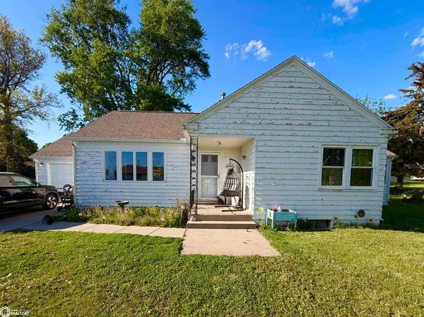 210 W Cedar, Hubbard, IA 50122