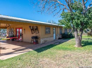 4329 N Fm 140, Uvalde, TX 78801
