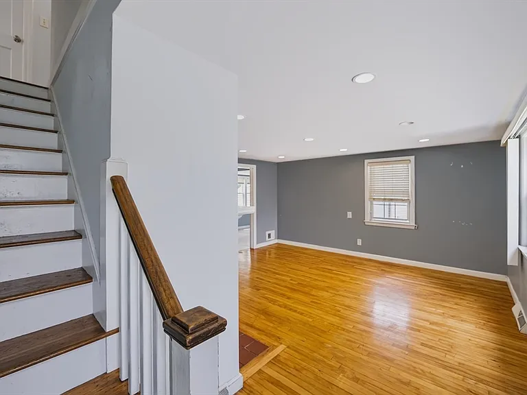 52 Common St #52 — Photo 15