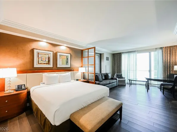 135 Harmon Ave #2215, Las Vegas, NV 89109