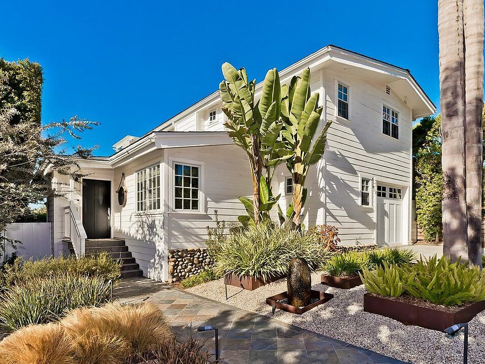 1st image of 623 Las Lomas Ave