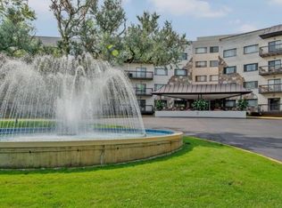 6700 S Brainard Ave APT 118, Countryside, IL