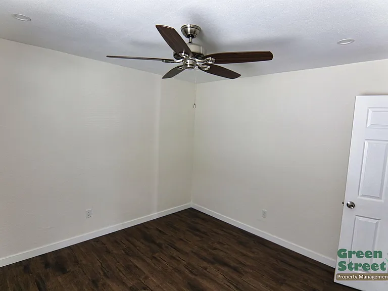 6831 Amherst St — Photo 54
