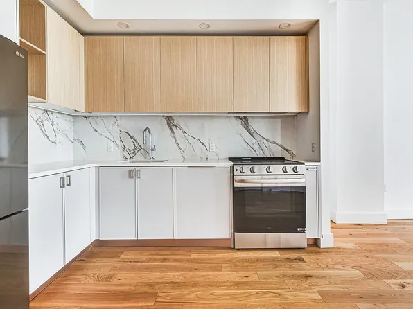 38-27 32nd St, Long Island City, NY