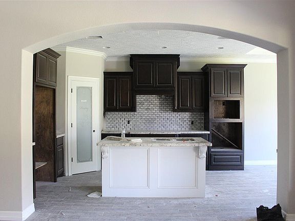 3rd image of 6175 Carrie Ln