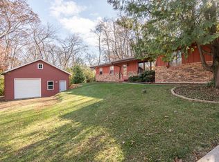 S84W30451 Chestnut Dr, Mukwonago, WI 53149