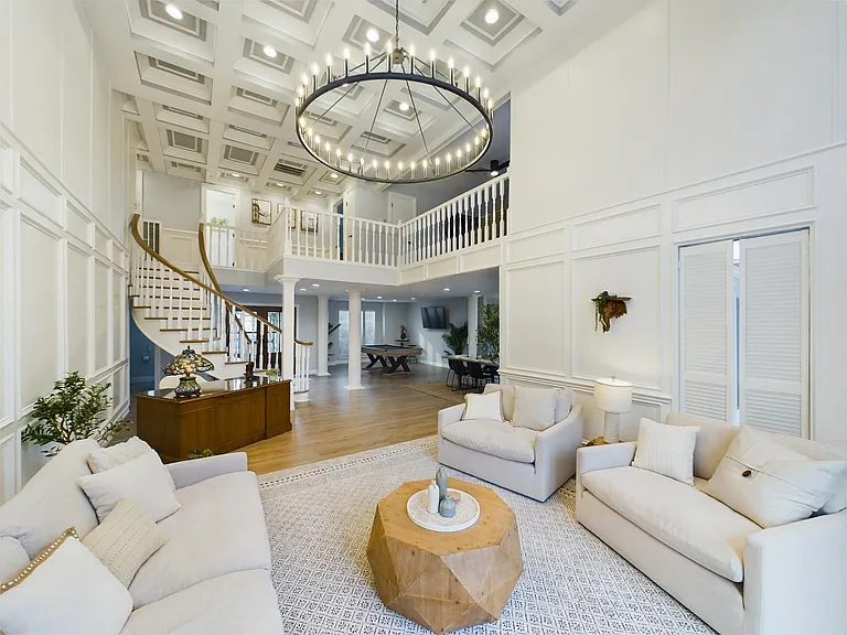 7702 Antoine Dr — Photo 10