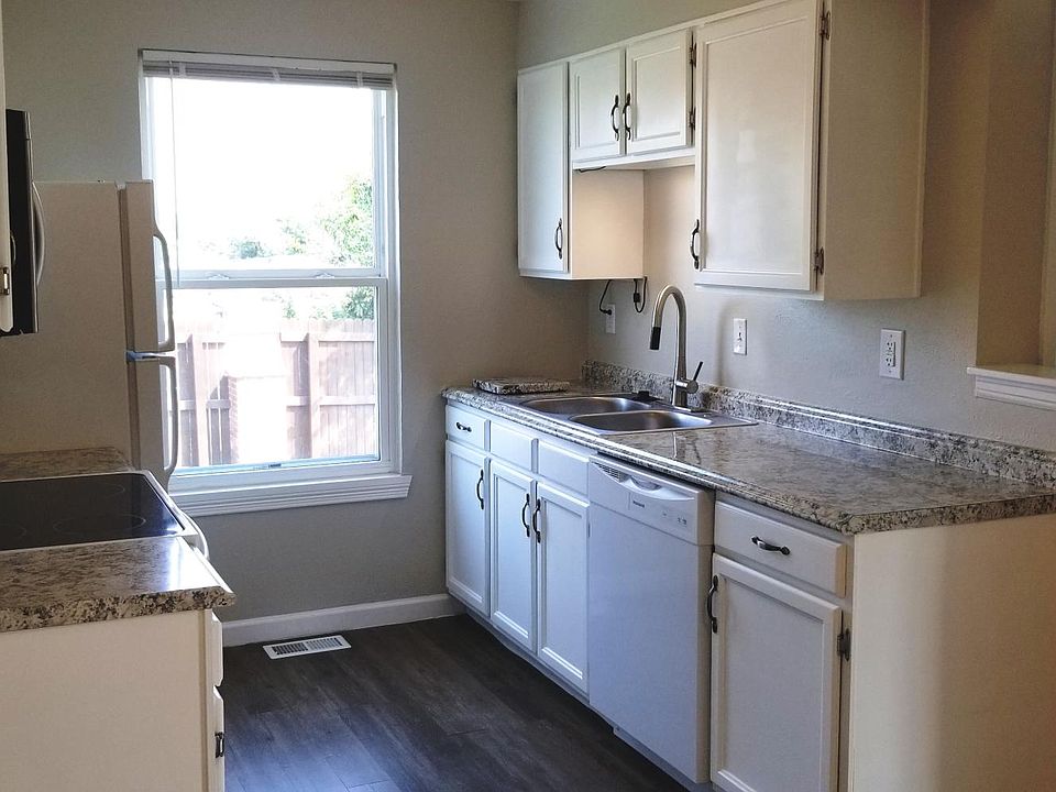 Kitchen (2)