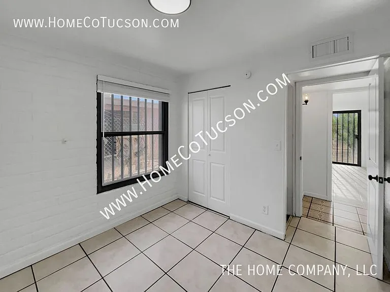 5950 S Liberty Ave — Photo 25